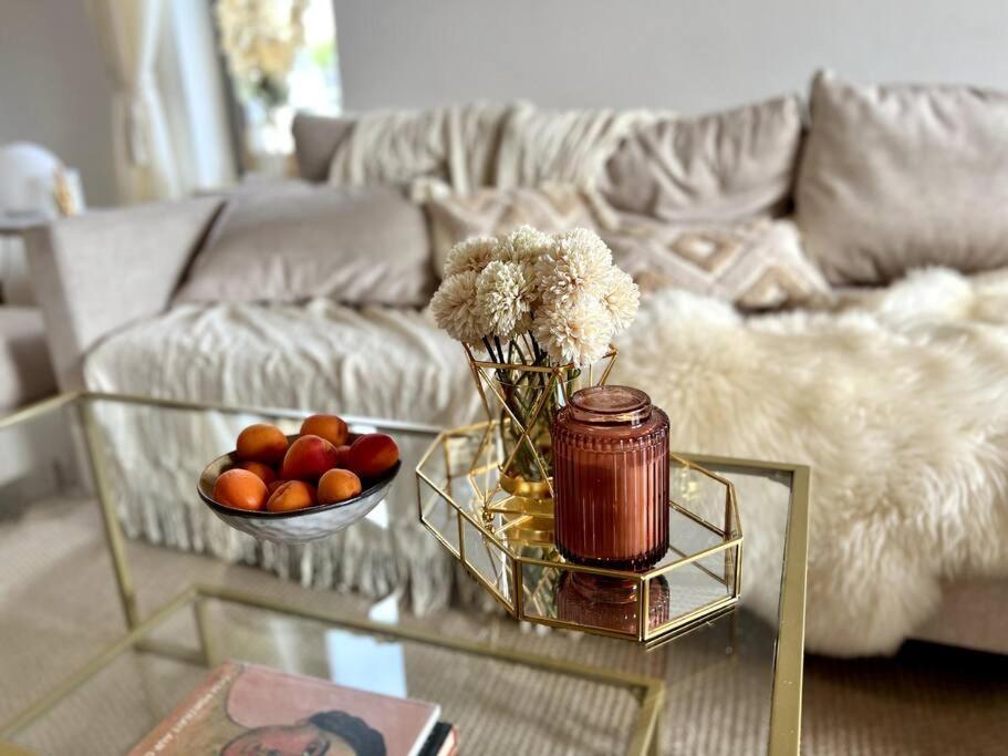Bali Home Stylische Wohnung Mit Terrasse Schönefeld Esterno foto