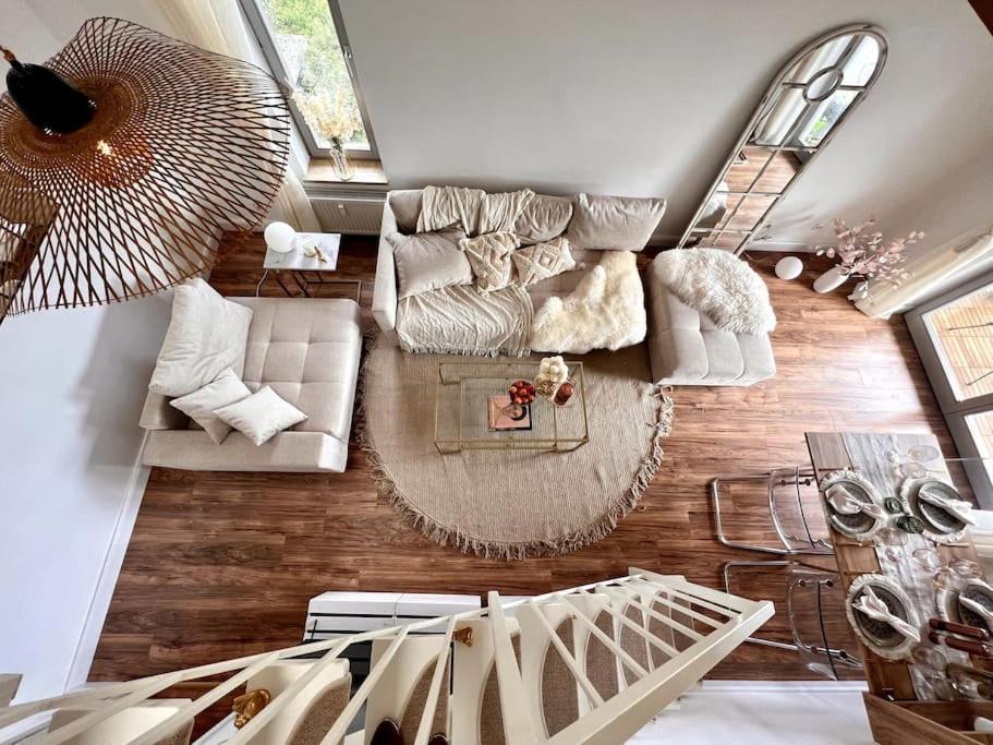 Bali Home Stylische Wohnung Mit Terrasse Schönefeld Esterno foto