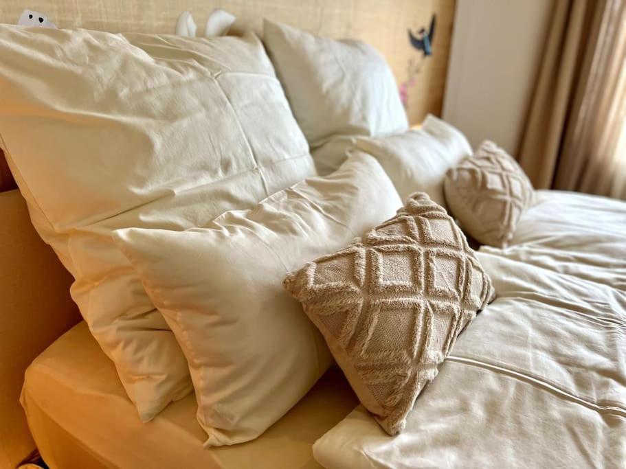 Bali Home Stylische Wohnung Mit Terrasse Schönefeld Esterno foto