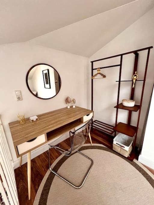 Bali Home Stylische Wohnung Mit Terrasse Schönefeld Esterno foto
