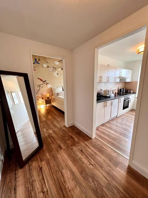 Bali Home Stylische Wohnung Mit Terrasse Schönefeld Esterno foto